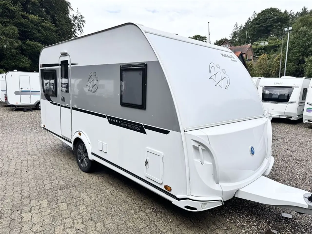 Billede 2 - 2020 - Knaus Sport 450 FU - Silver Selection   Fransk seng-Gulvtemp.-Mover