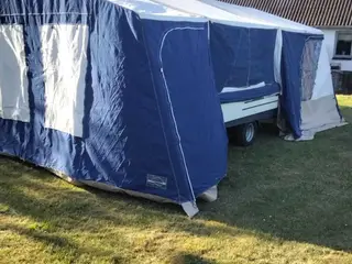 Combi-camp Venezia med anneks samt bagtelt.