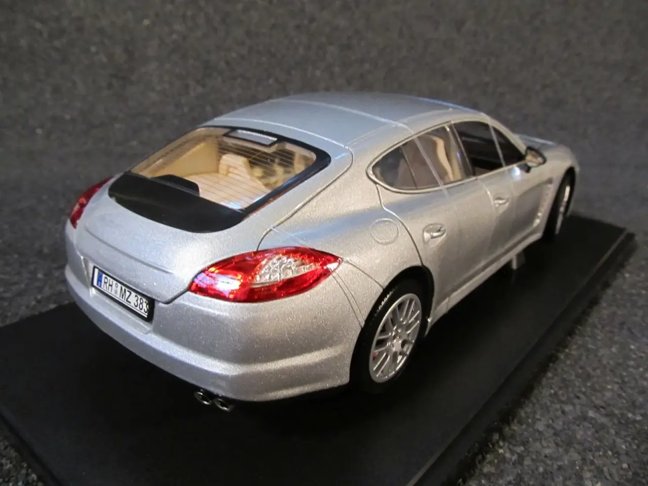 Billede 5 - 2009 Porsche Panamera - 1:18 