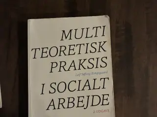 To fagbøger til socialrådgiveruddannelsen