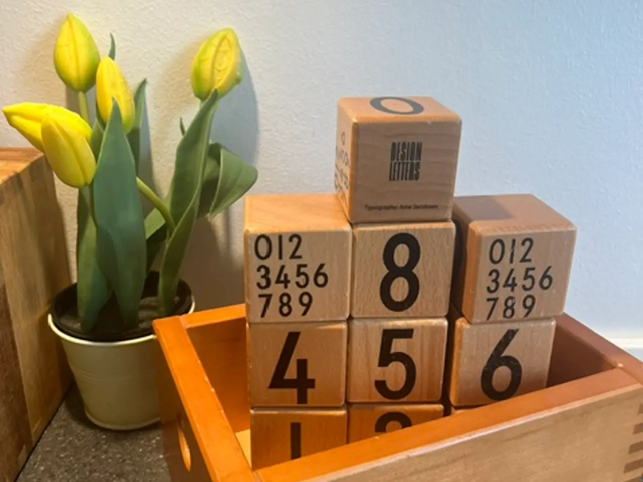 Billede 1 - Design Letters træklodser m/tal Arne Jacobsen typo