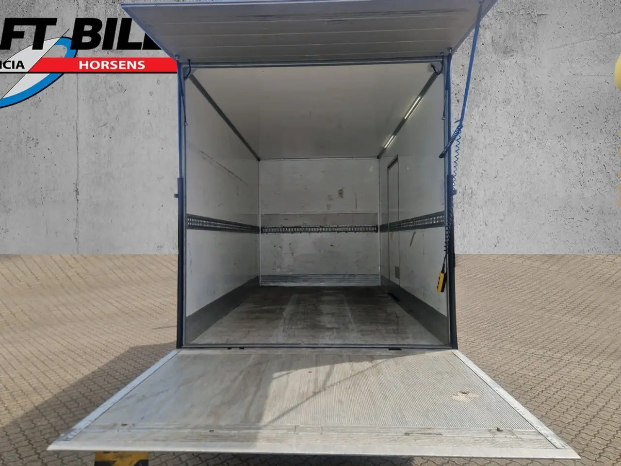 Billede 9 - Iveco Daily 3,0 35S18 Box m/lift AG8