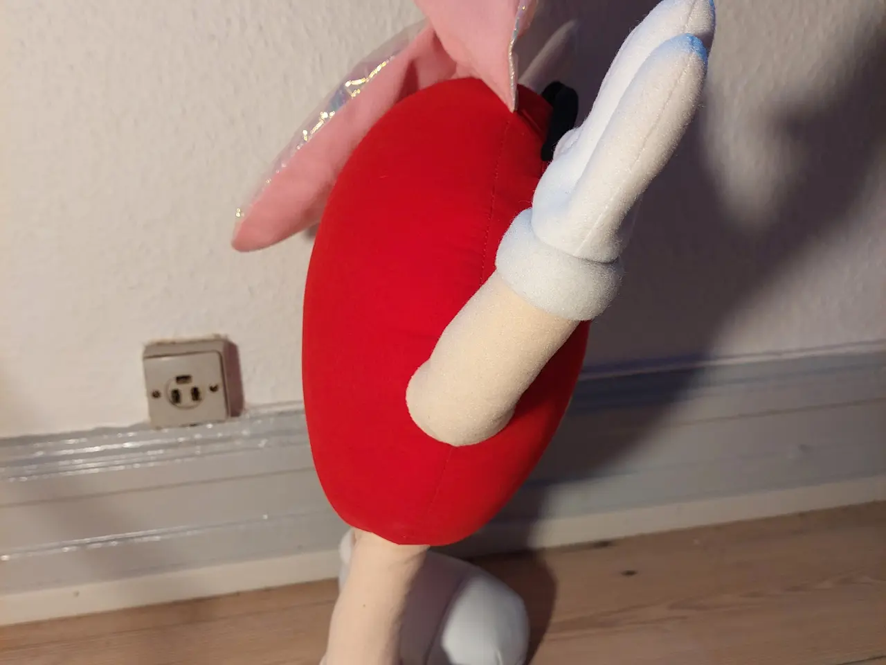 Billede 4 - Stor rød M&Ms bamse med kaninører