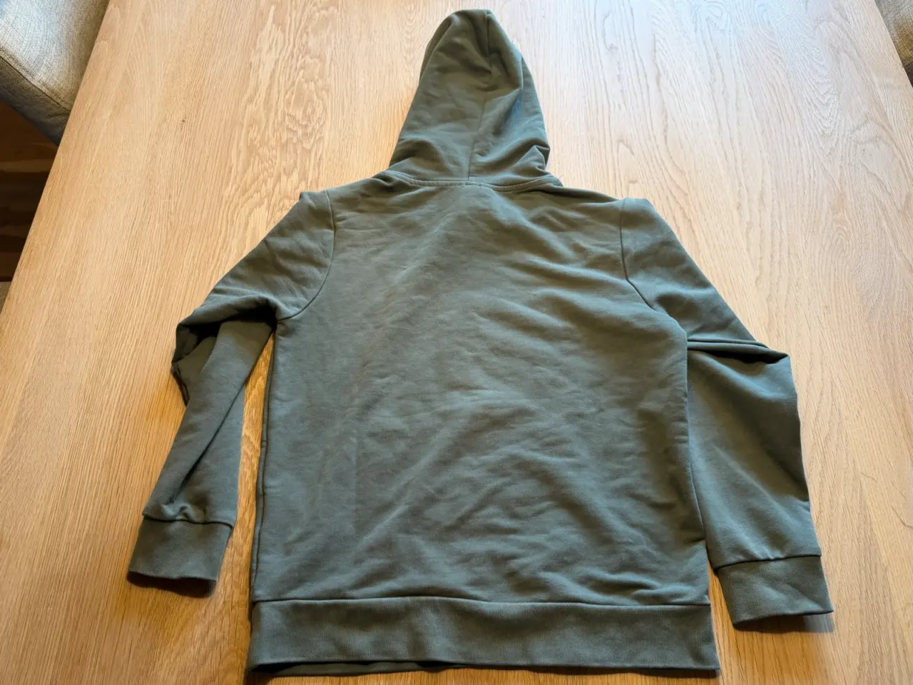 Billede 4 - T shirt fra Hummel str. 128