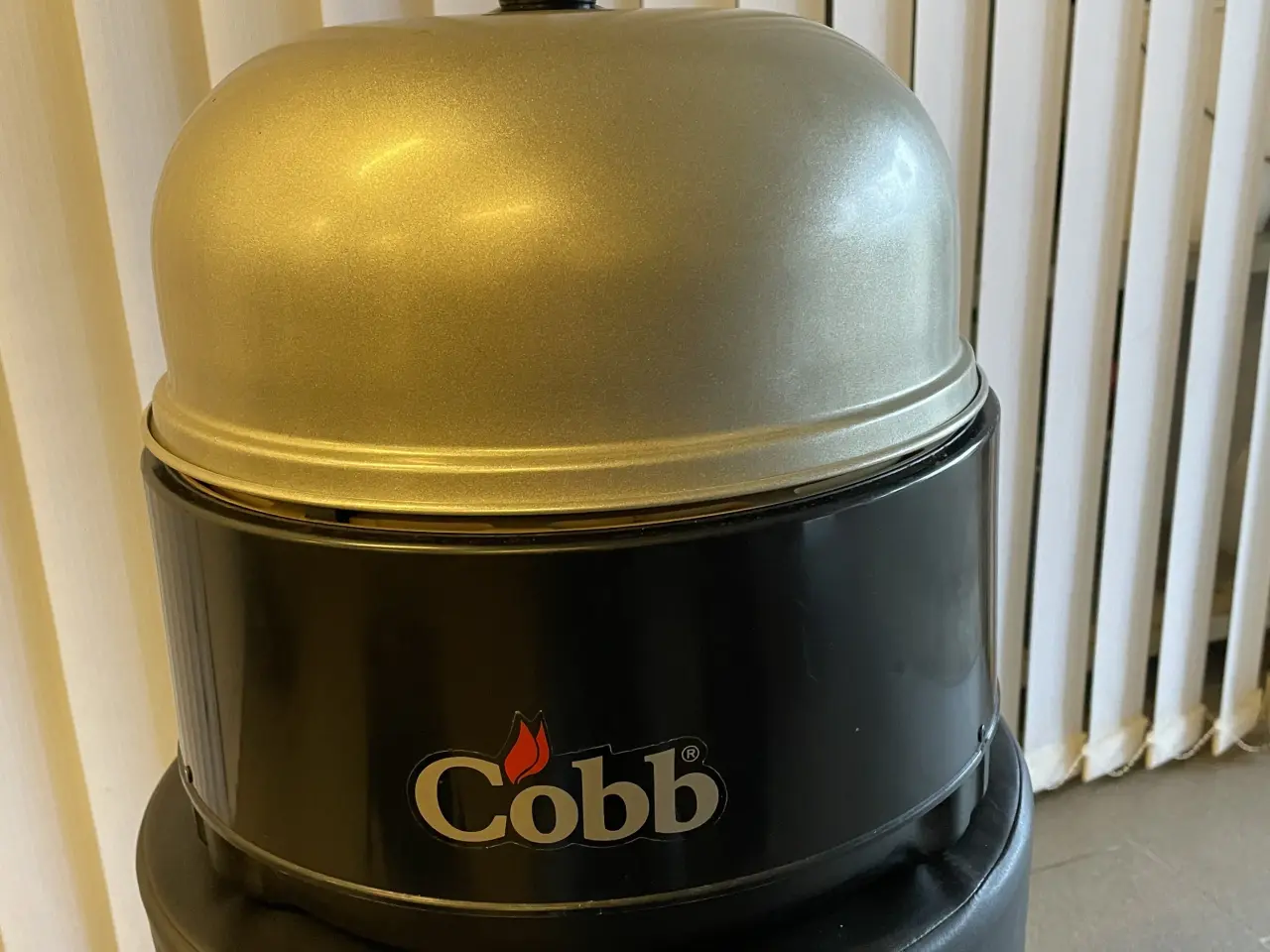 Billede 3 - Cobb bordgrill til kul med taske, rist og stegepan