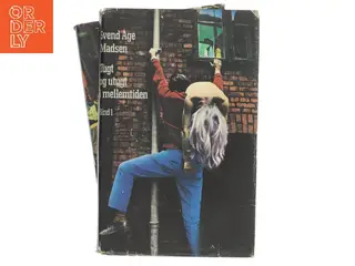 Tugt og utugt i mellemtiden. Bind 1 af Svend Åge Madsen (Bog)