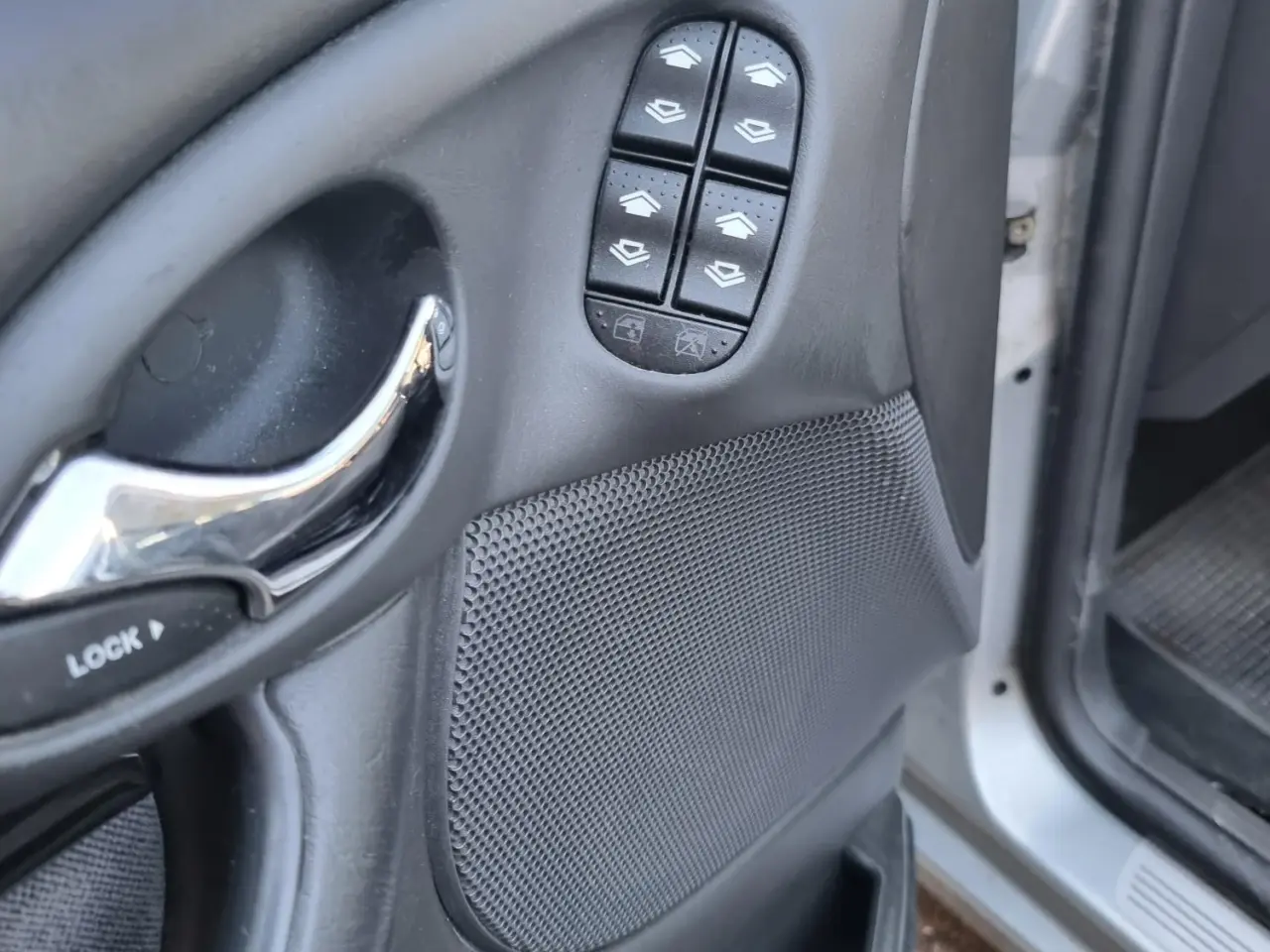 Billede 14 - Velkørende og velholdt Ford Focus 1.6 årgang