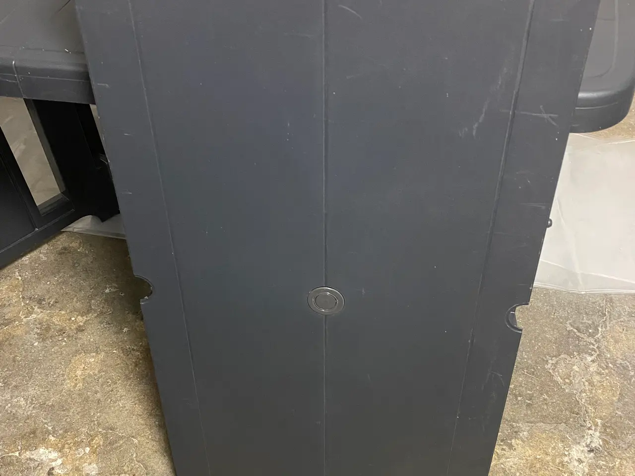 Billede 3 - Gråt solidt plastikbord med ekstra plade