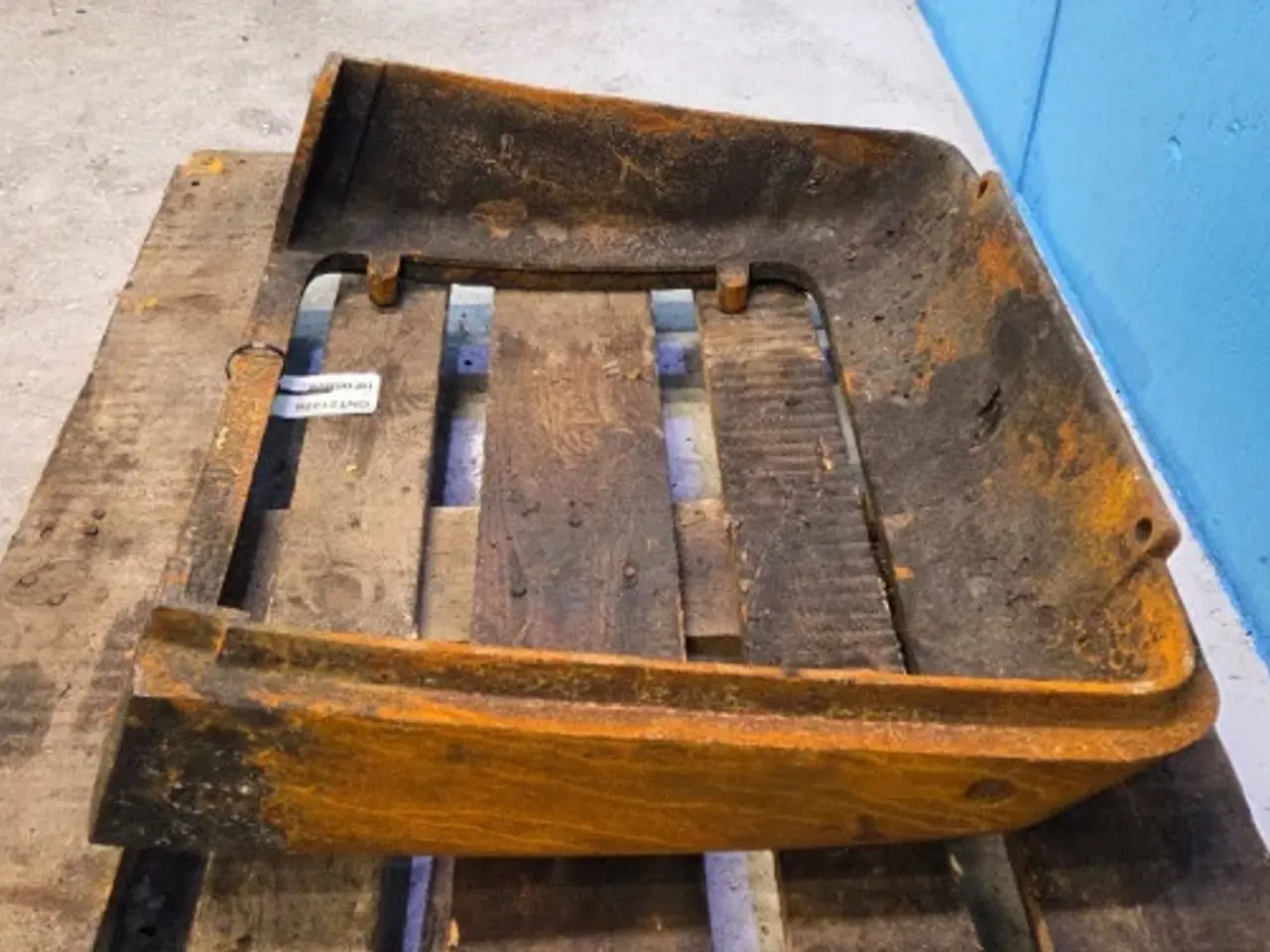 Billede 16 - New Holland LB115B Hjelmplade 87325160