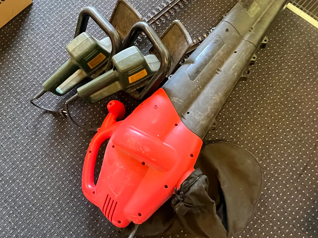 Billede 1 - 2 stk. hækkeklipper BLACK & DECKER