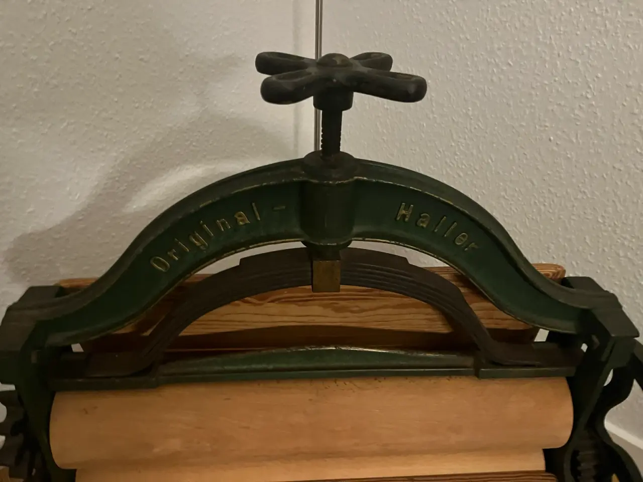 Billede 3 - Antik strygerulle. Original Haller