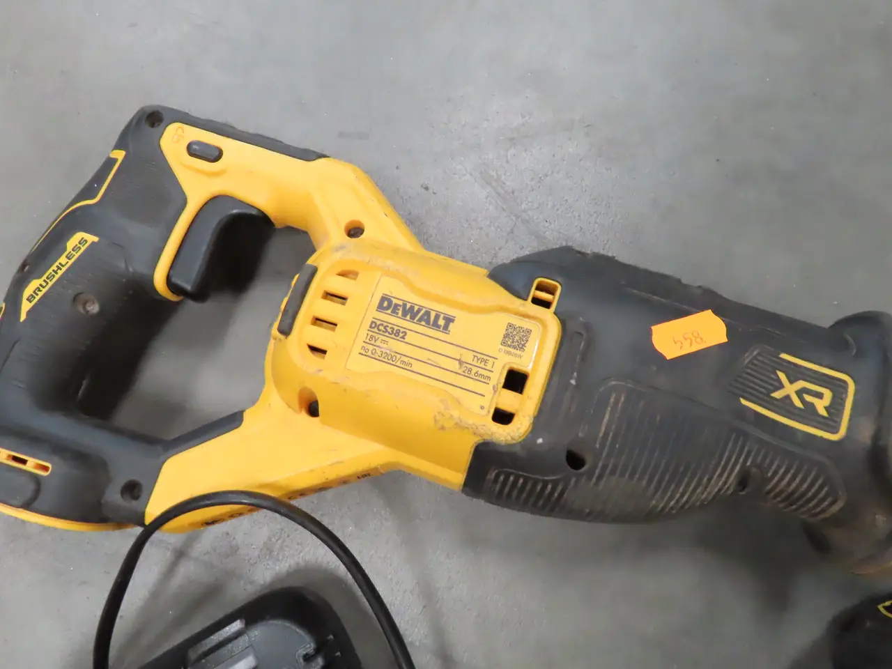 Billede 3 - 2 stk. Akku håndværktøj DEWALT DCD800, DCS382 med batteri og lader