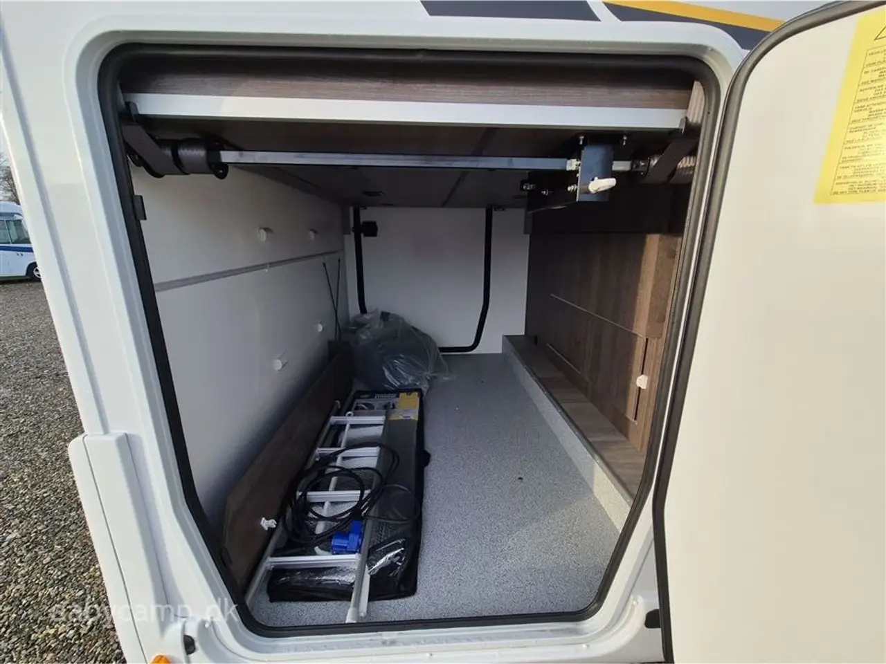 Billede 24 - 2026 - Benimar Tessoro 444 Nk Pakke. 8 trins Automatgear. 200W solceller. Webasto Dieselfyr. Kompressor køleskab.