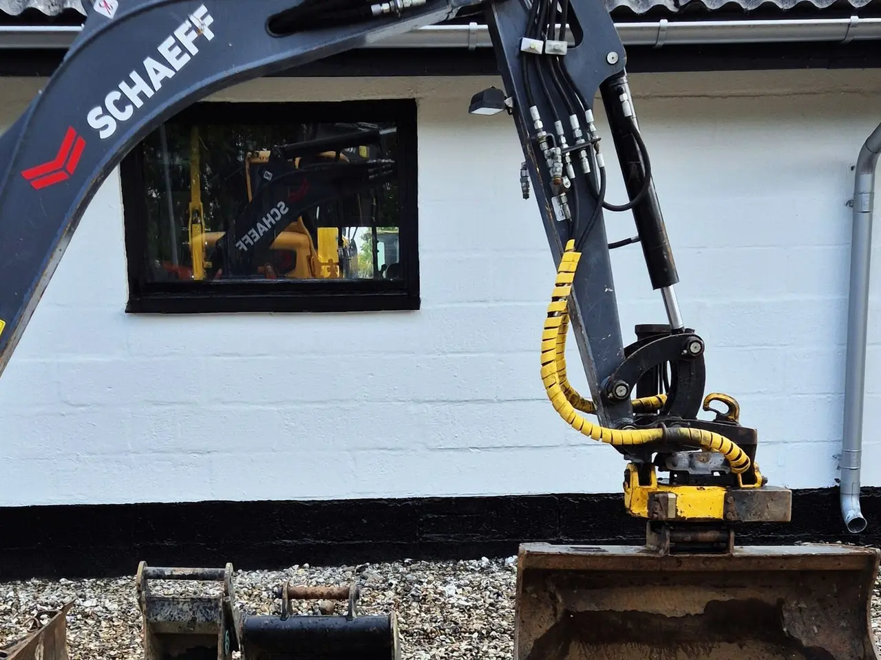 Billede 7 - Schaeff TC22.2 / Engcon rotortilt / pænt timetal / skovlpakke