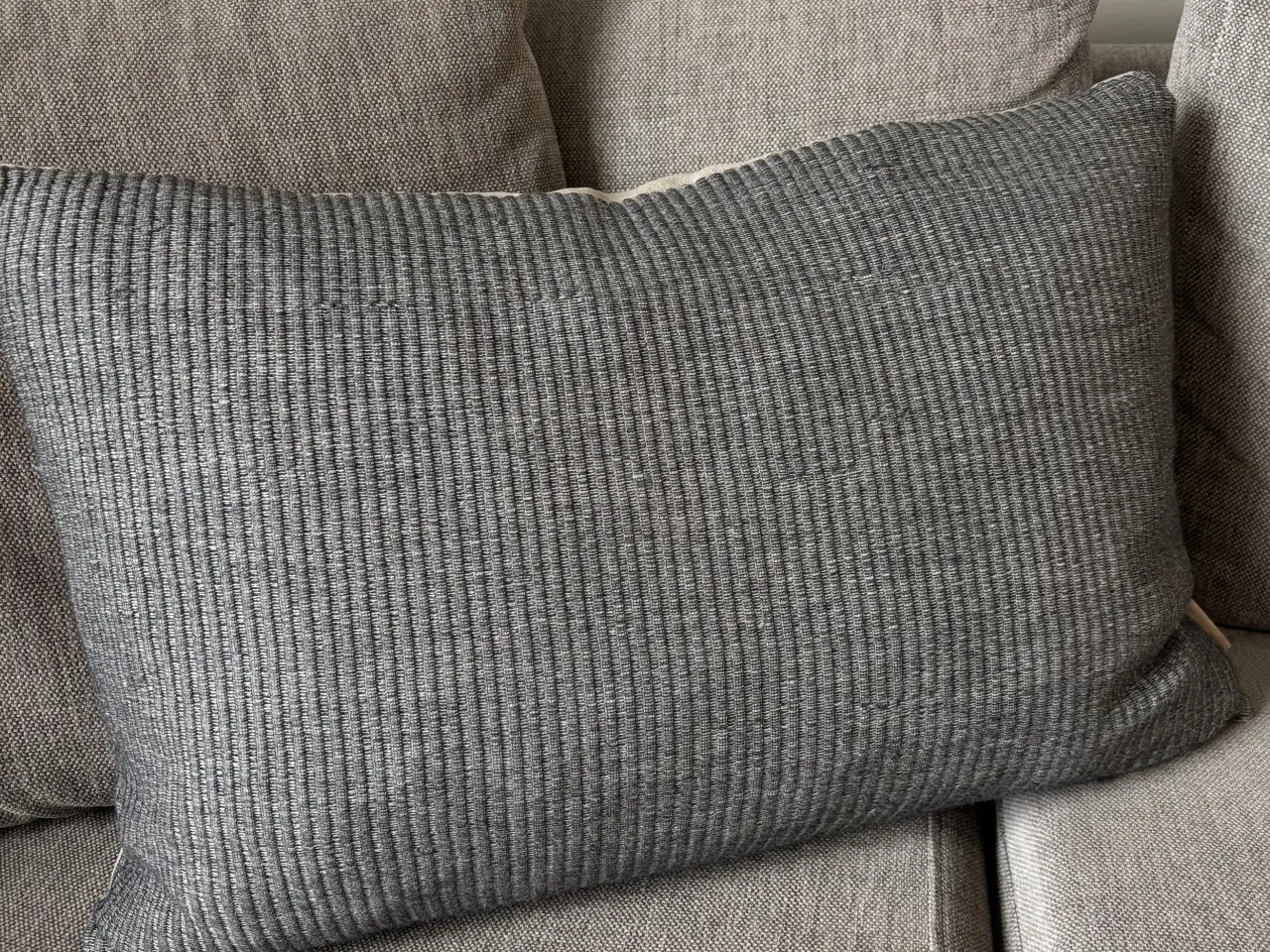 Billede 1 - Fritz Hansen Aiayu Pude - Anthracite