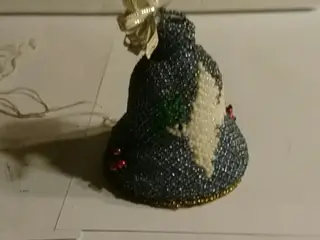 Perle klokkeden er blå