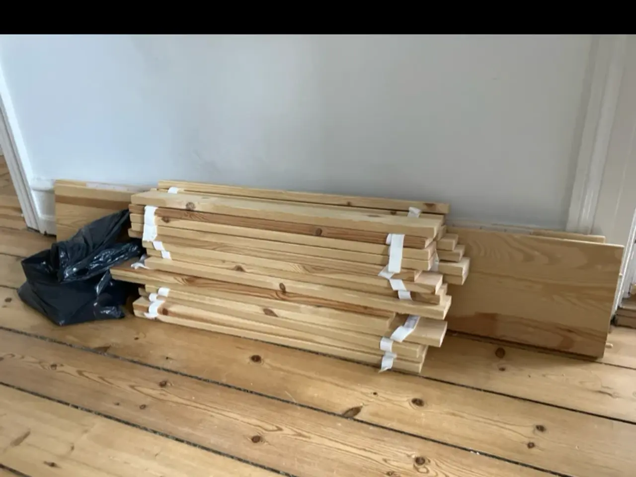 Billede 5 - Sengestel i træ fra Ikea