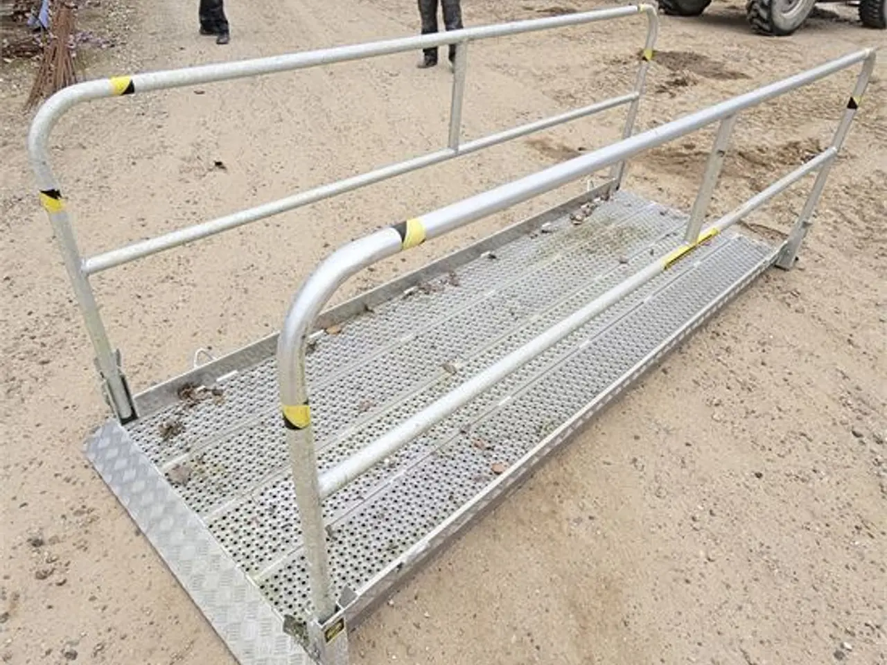 Billede 4 - ABC Specialfabrikken Vinderup - 2 styk / 2 pieces aluminum gangbro / access walkway