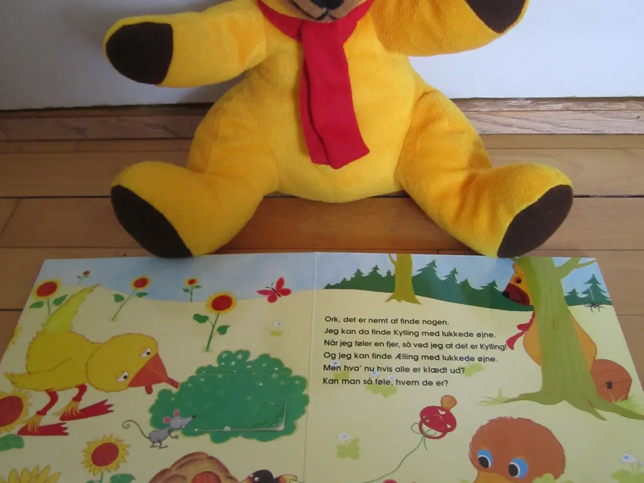 Billede 2 - BYD. BAMSES FØLEBOG + BAMSE.