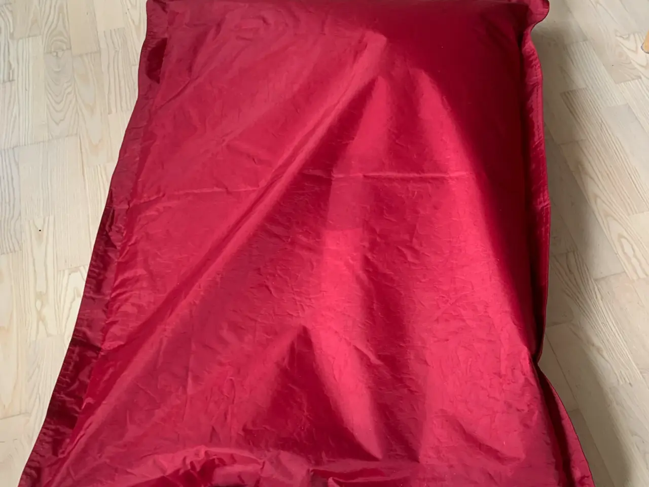 Billede 2 - Roombox i pæn rød farve