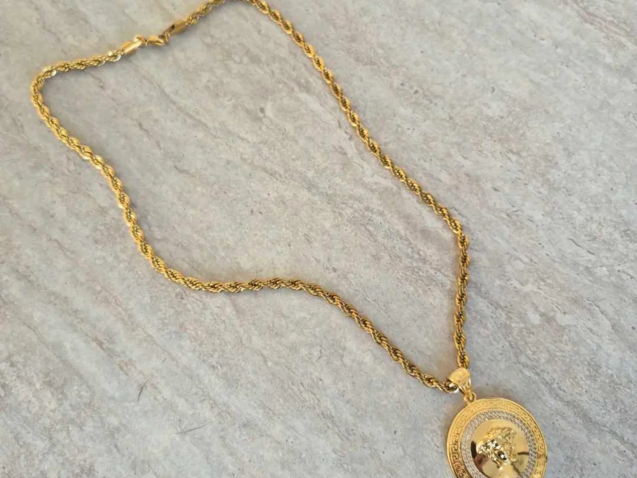Billede 4 - Guld versace halskæder 