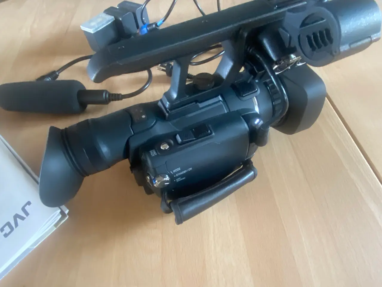 Billede 7 - JVC GY-HM100E til salg - stort set aldrig brugt