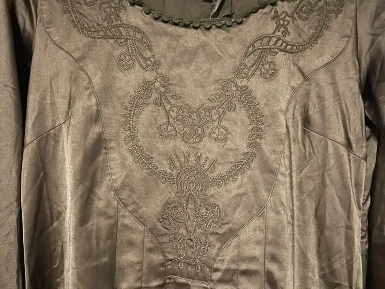 Billede 2 - Flot sort ny Miss Baron kjole str. 42