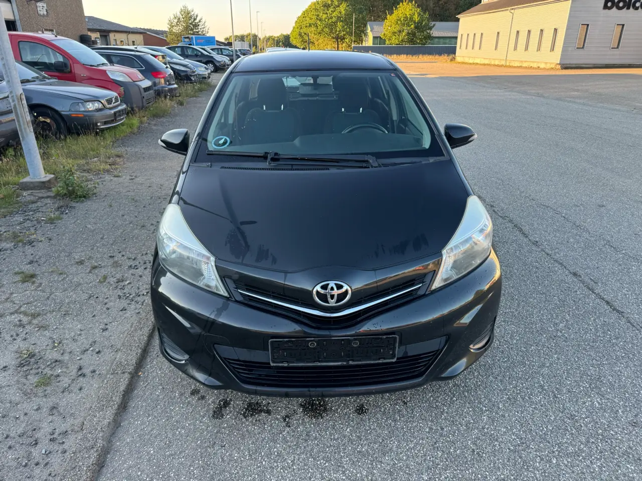 Billede 3 - Toyota Yaris model 2012til salg 