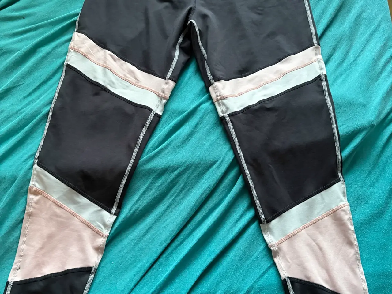 Billede 1 - Tights str 46/48