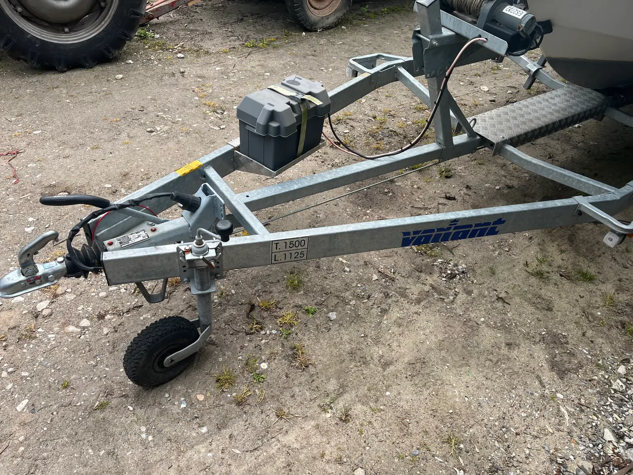 Billede 2 - Styrpultsbåd Janmor 530, 140 hk, bådtrailer m spil
