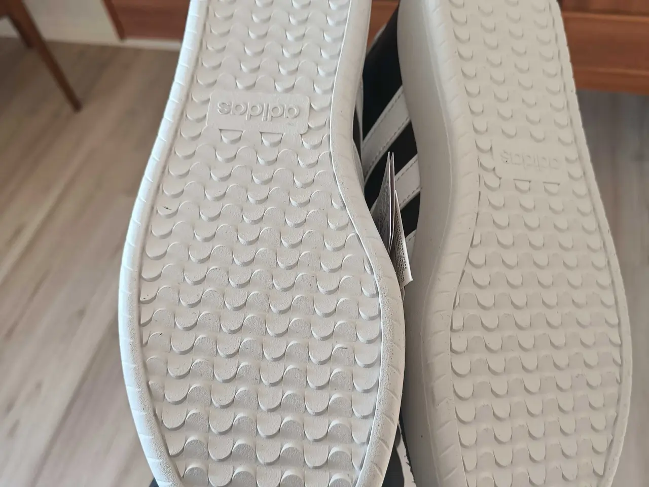 Billede 3 - Lækre Adidas sneakers