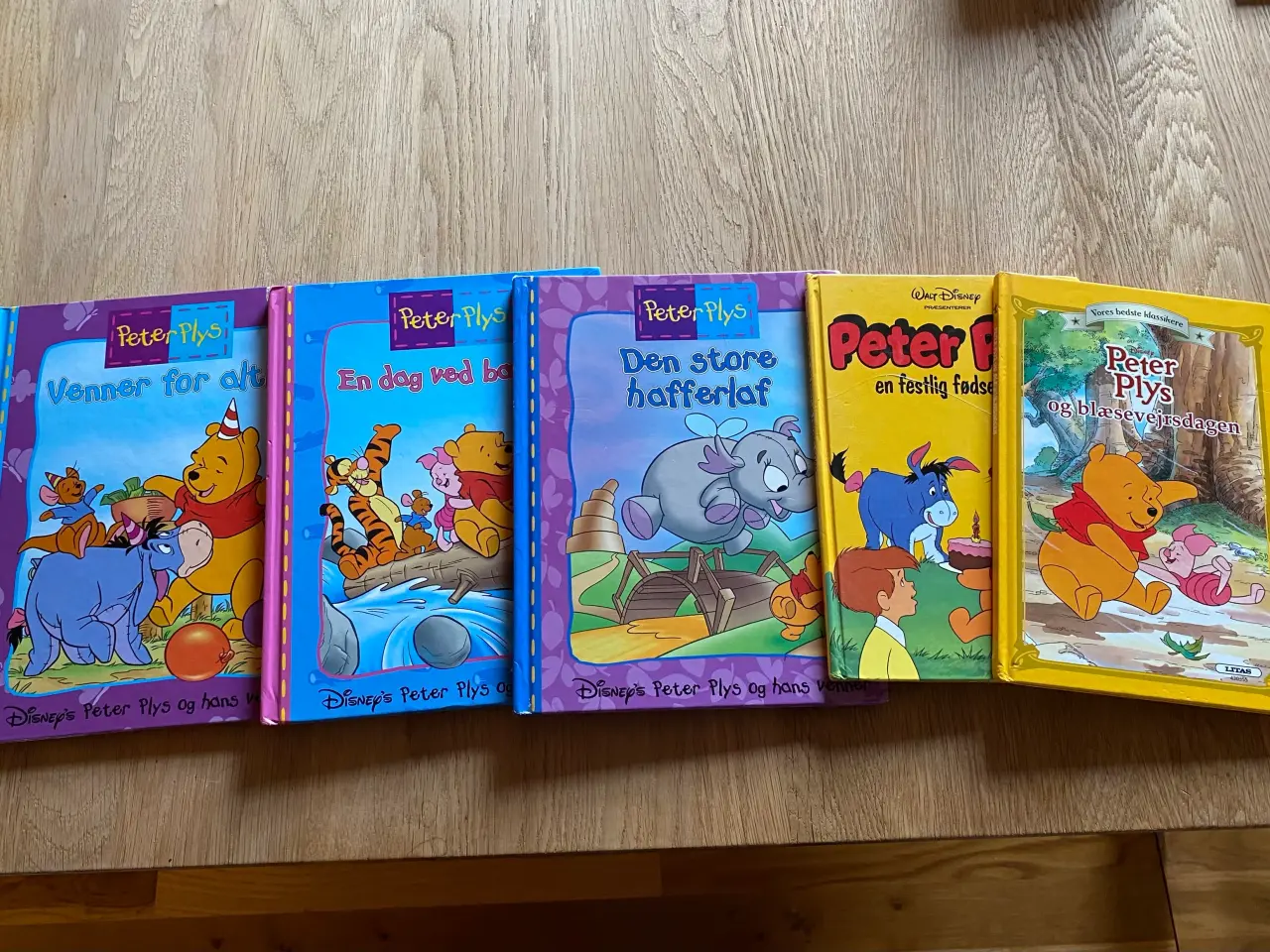 Billede 1 - Peter plys bøger 