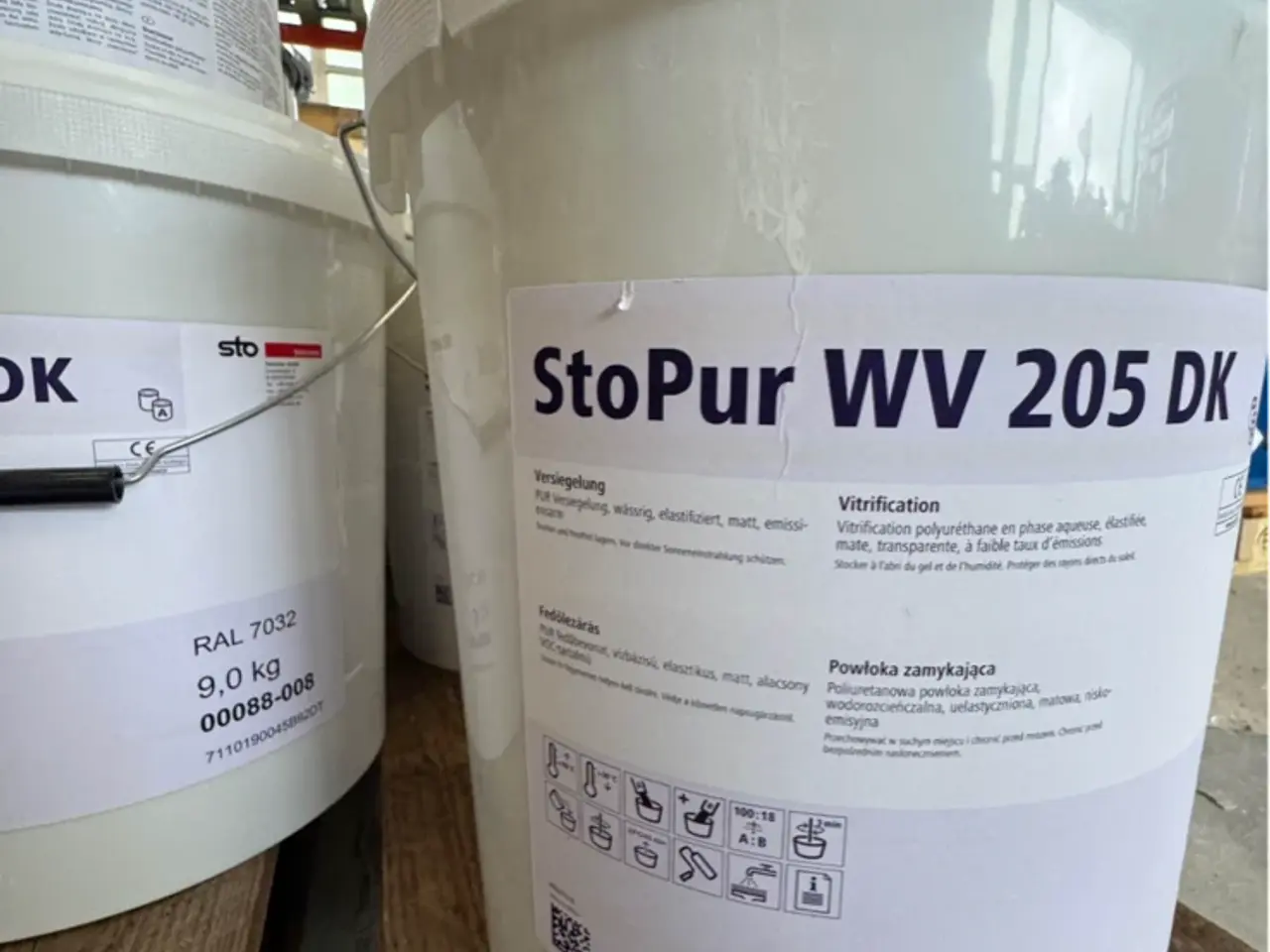 Billede 3 - Polyurethane maling sælges. 10,6kg pr spand. I RAL