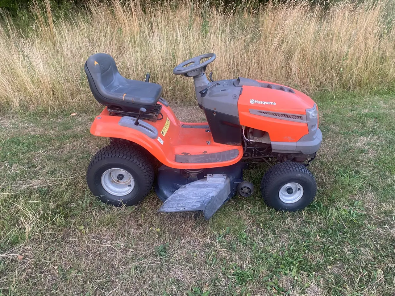 Billede 4 - Husqvarna LT152 havetraktor