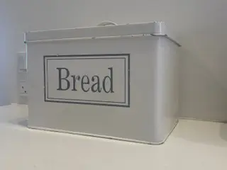 Vintage Bloomingville brødkasse i hvid – charmeren