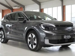 Ford Explorer 77 Premium Extended Range 5d