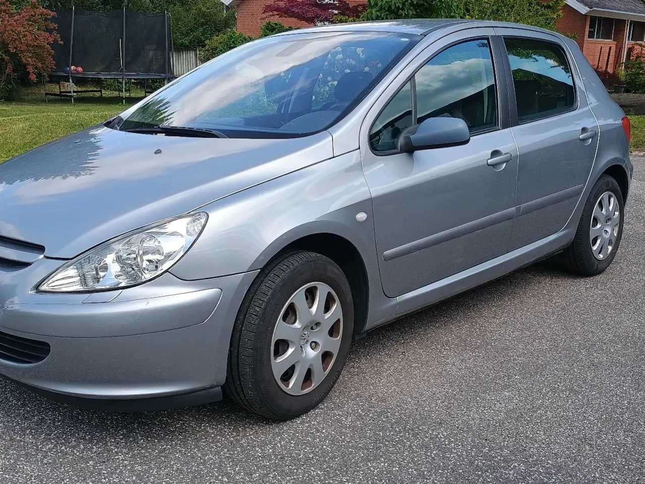Billede 3 - Fin personbil med lavt km tal 