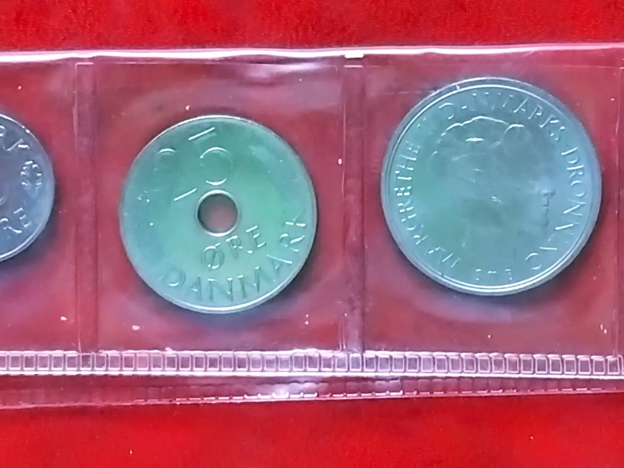 Billede 2 - UNC. MØNTSÆT 1974 VARDE BANK Margrethe II