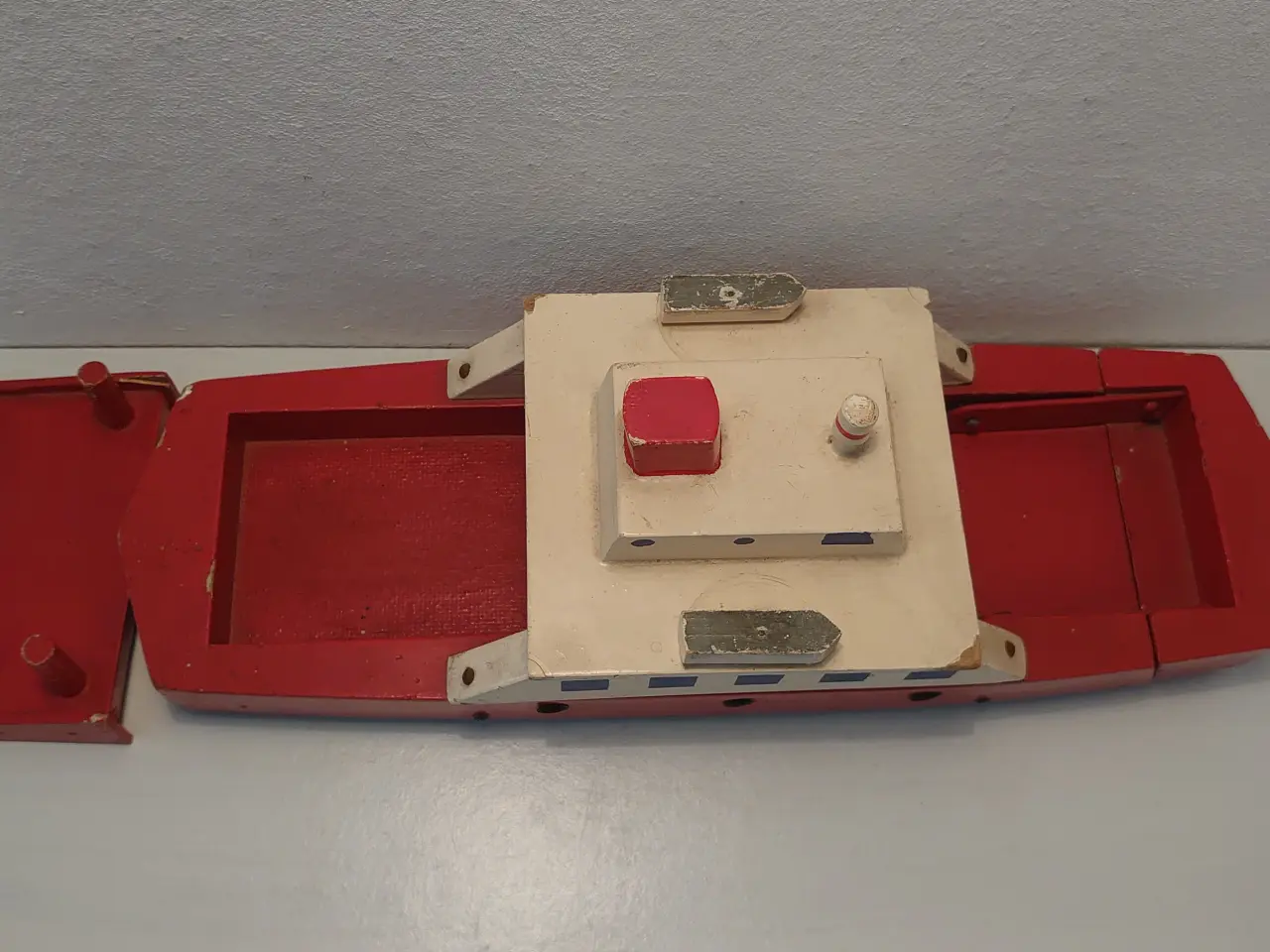 Billede 4 - Fængselslegetøj:Færge med rampe. Flagmærket.1950.