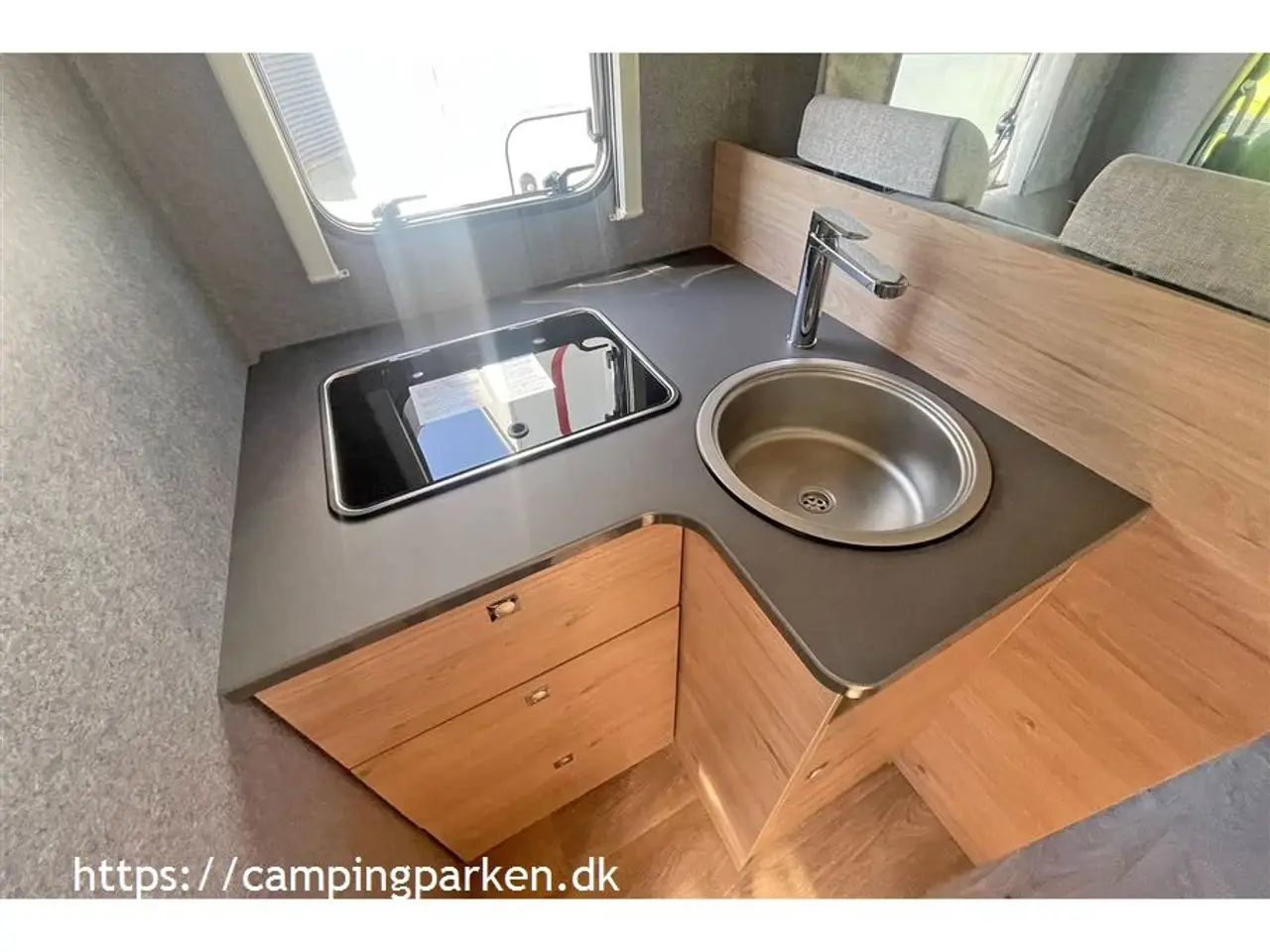 Billede 8 - 2024 - Dethleffs Just GO T7055 EB Lækker Dethleffs autocamper med enkeltsenge, automatgear og masser af udstyr