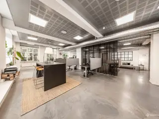 Industriel elegance og eksklusiv komfort tæt på city, metro og med egne p-pladser