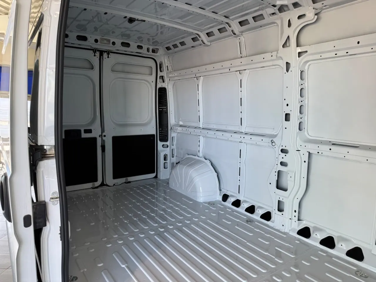 Billede 7 - Peugeot e-Boxer 435 110 L3H2 Premium