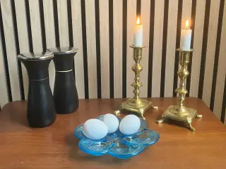 Blå glas æggebakke fra Fyns Glasværk