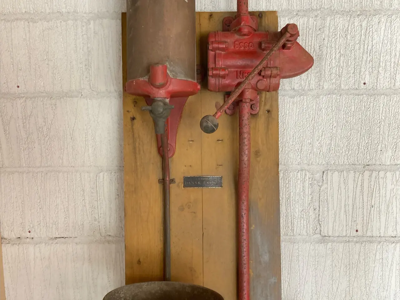 Billede 2 - ESSO Petroleumspumpe