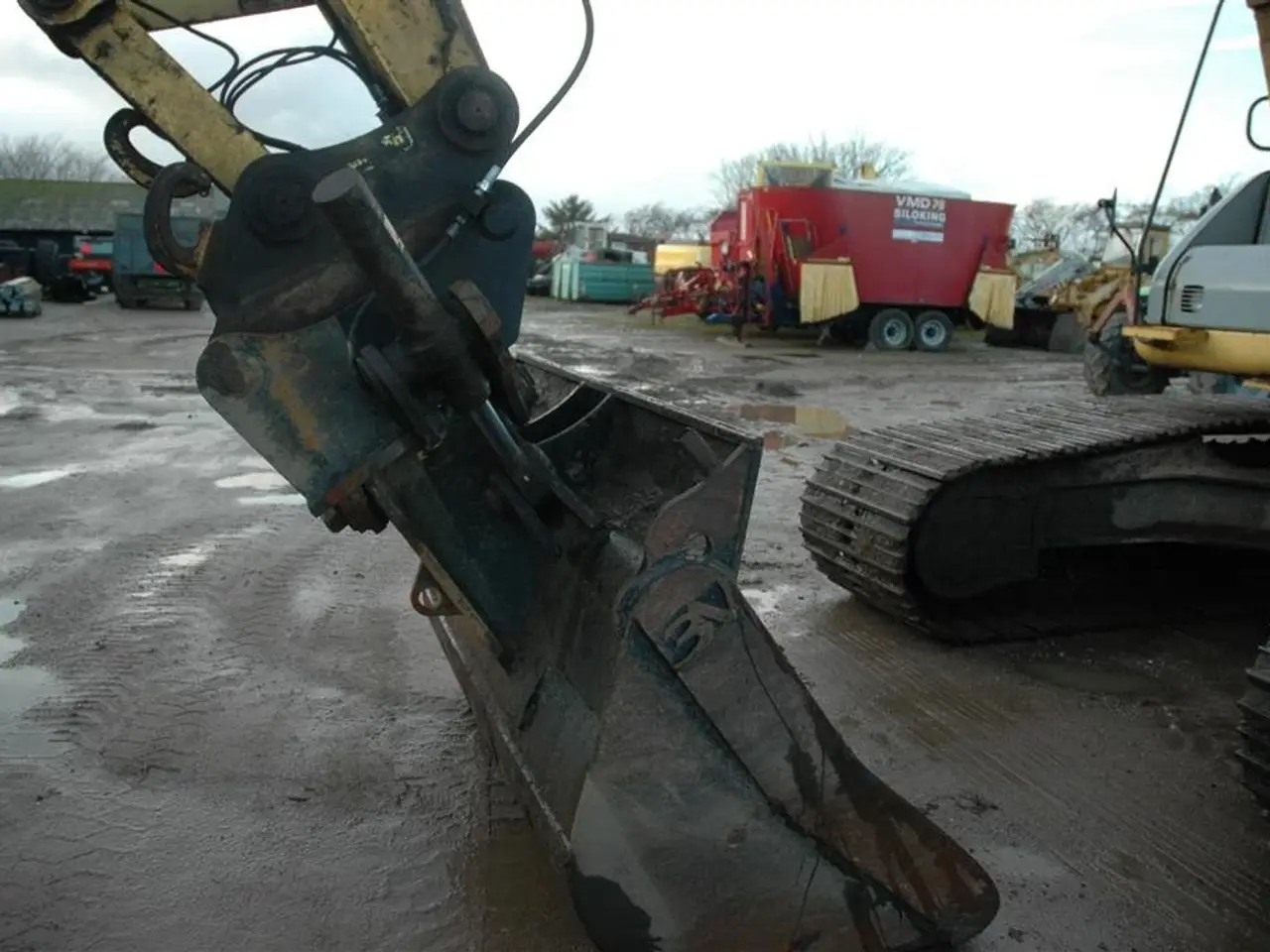 Billede 9 - New Holland E 265 LC