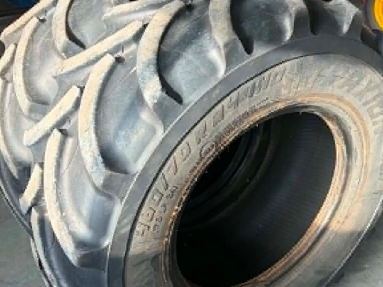 Billede 3 - Vredestein Traxion Versa 460/70-24
