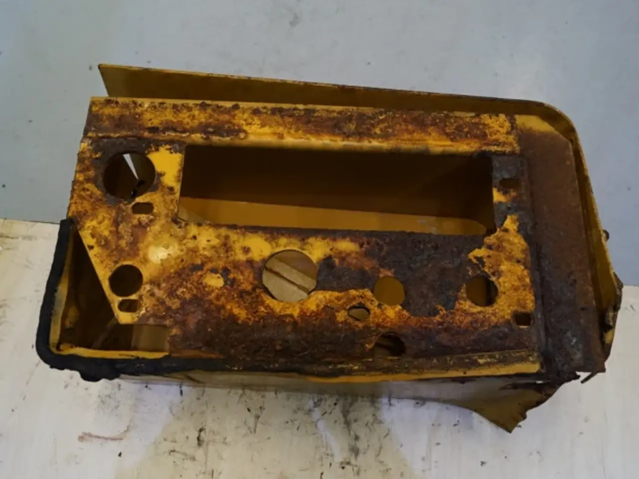Billede 18 - Volvo L120 Baterikasse R.H. VOE11018433