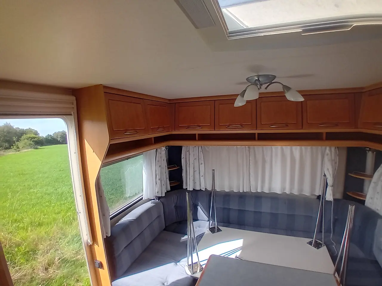 Billede 11 - Campingvogn Hobby 560 arg.2002 UDEN registrerings