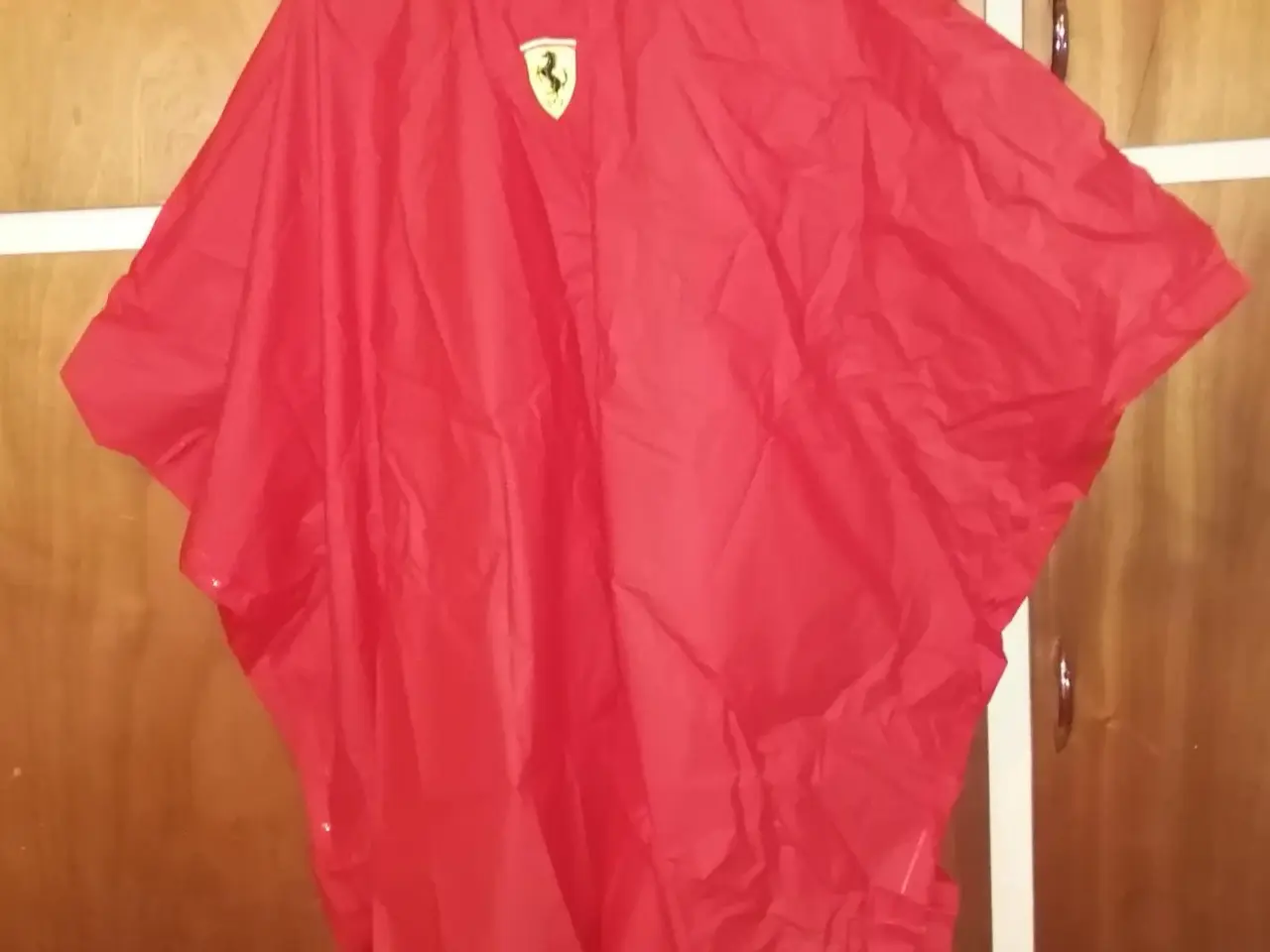 Billede 1 - NY FERRARI PONCHO 100% VANDTÆT, ONESIZE