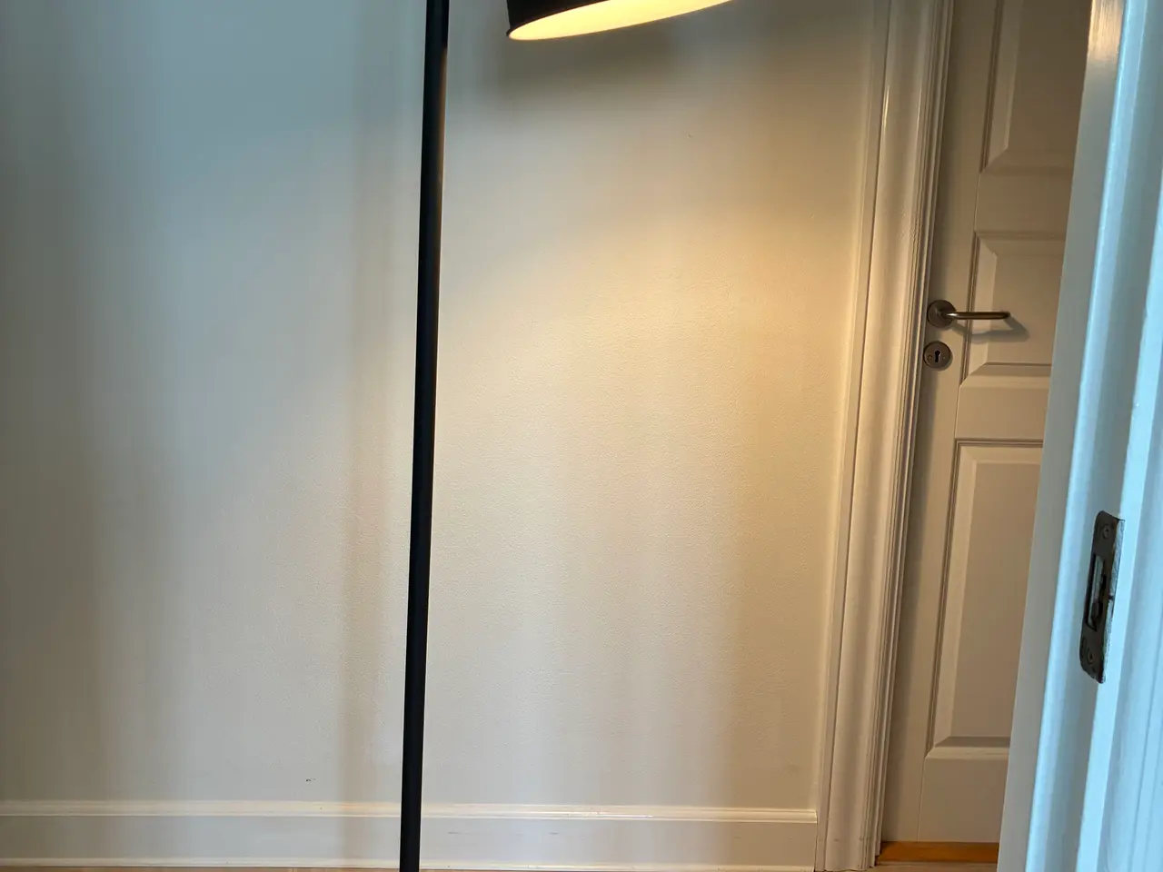 Billede 5 - Hektar standerlampe fra Ikea